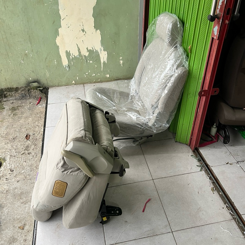 jok tengah captain seat innova original