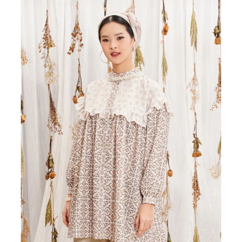 prelove blouse by sideline