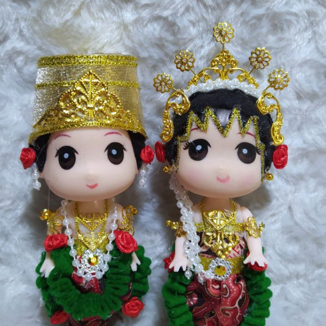 Boneka pengantin Dodotan