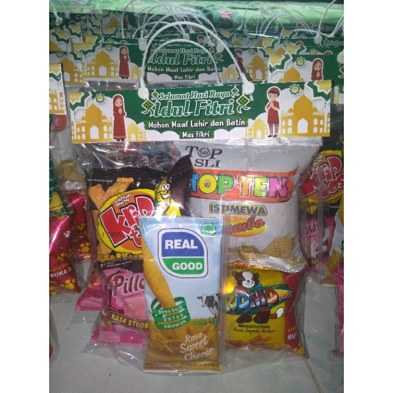 

Bingkisan snack lebaran / Bingkisan snack ulaang tahun anak / Snack ulang tahun / Parcel snack anak / Snack ulang tahun anak / Bingkisan snack ulang tahun anak