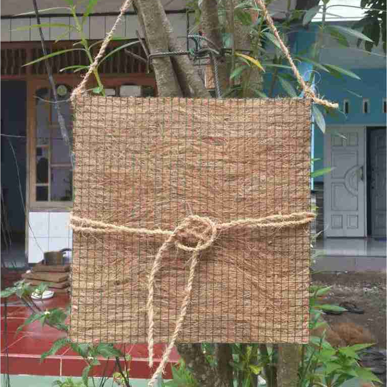 pot media tempel bunga anggrek sabut kelapa / papan anggrek sabut kelapa ukuran jumbo 40×40cm