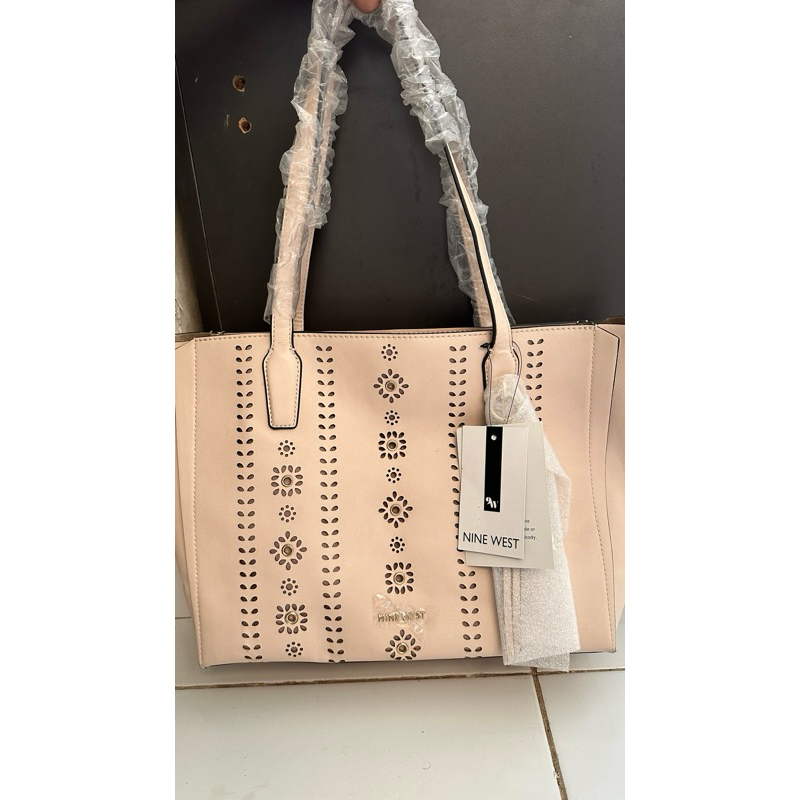 tas NineWest