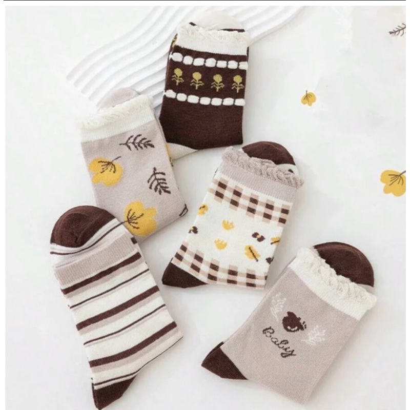 Kaos Kaki setinggi Betis