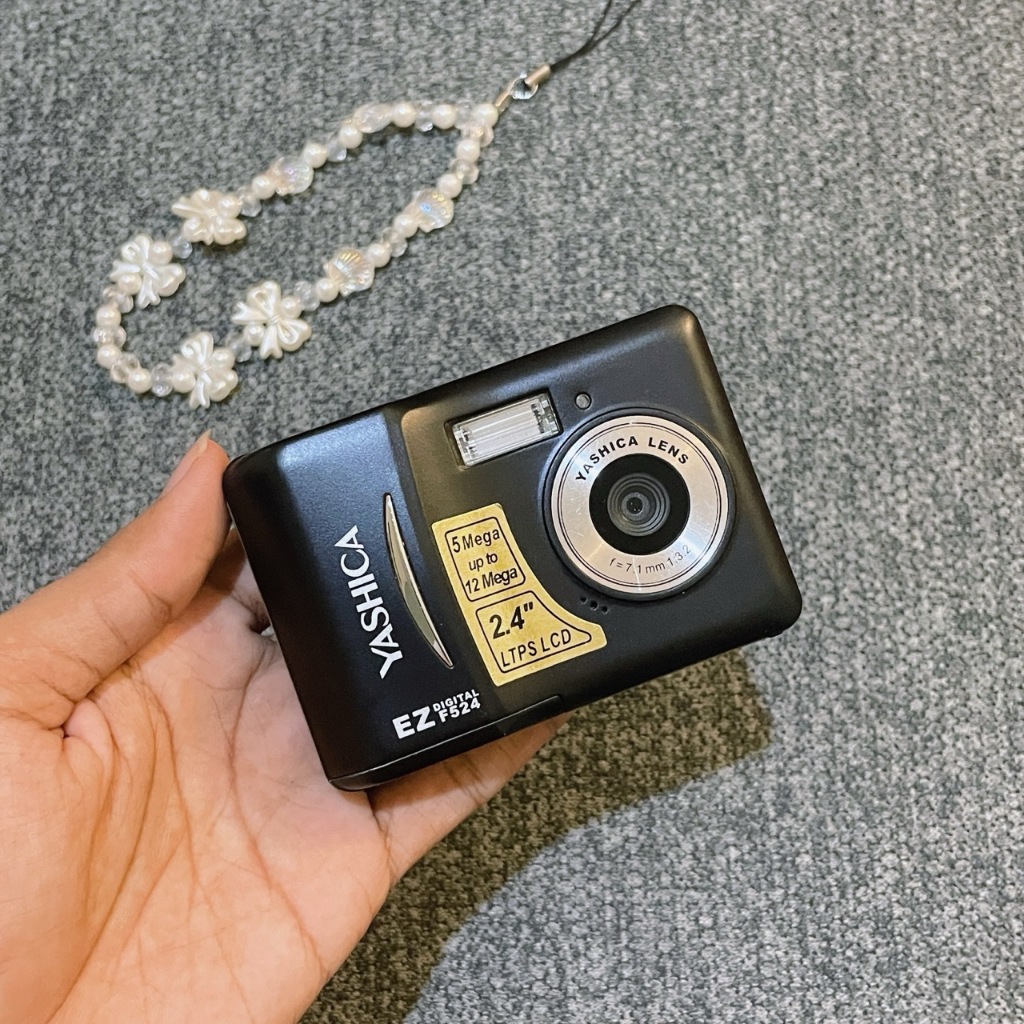 Digicam kamera digital pocket Yashica EZ-F524