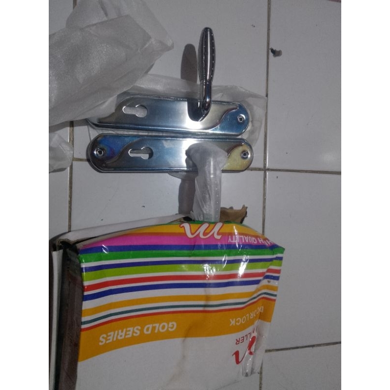 hendle kunci pintu set Muller gold series