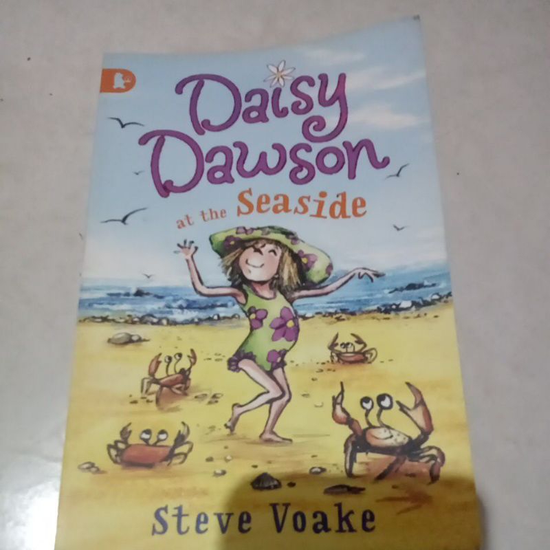 Buku anak Daisy Dawson,at the Seaside,by Steve Voake