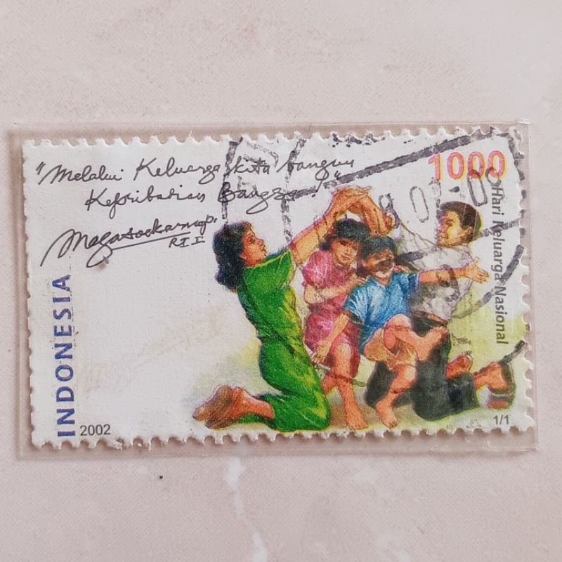

(AF) Perangko Indonesia 2002 Hari Keluarga Nasional Single Set Used