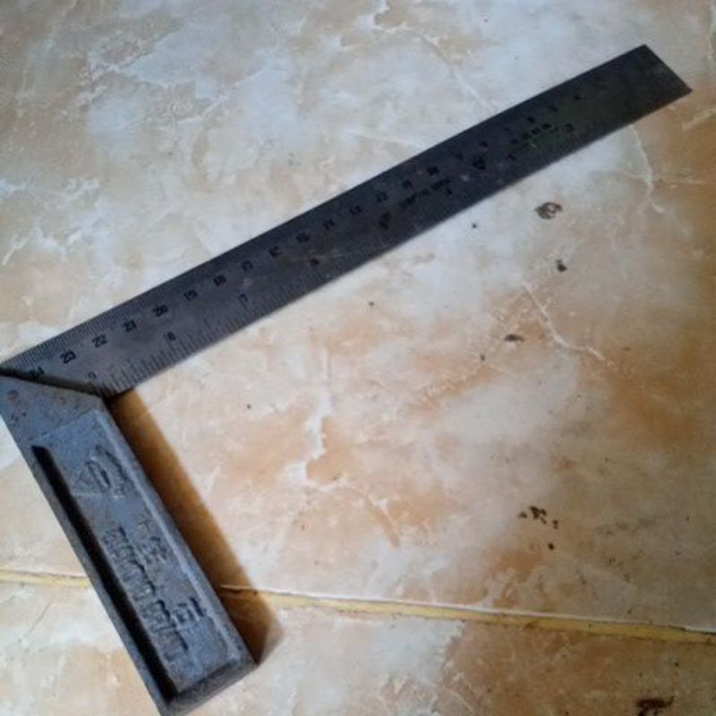 

SIKU PENGGARIS 25cm