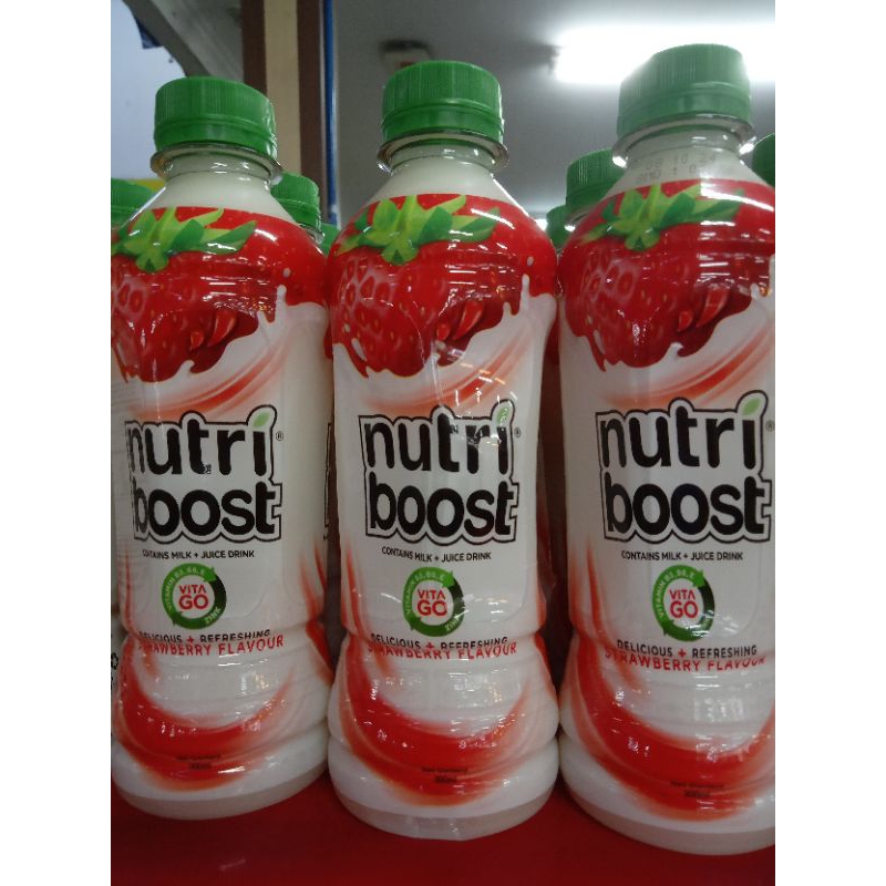 

minuman jus susu nutriboost rasa strawberry