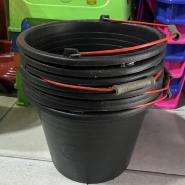 EMBER PLASTIK 20 LITER HITAM COR / EMBER ANTI PECAH 20 LITER