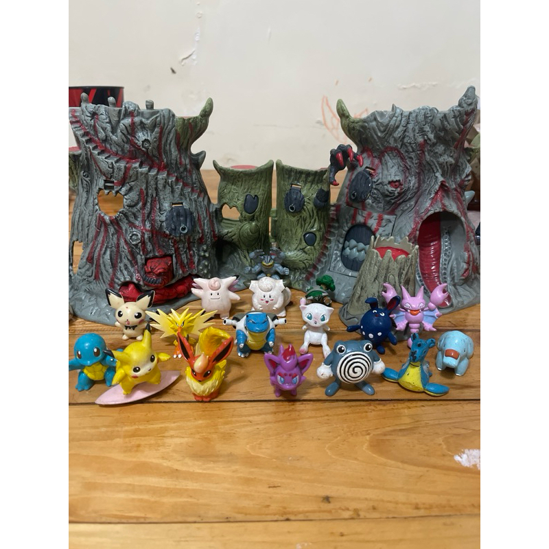 Pokemon Tomy action figure