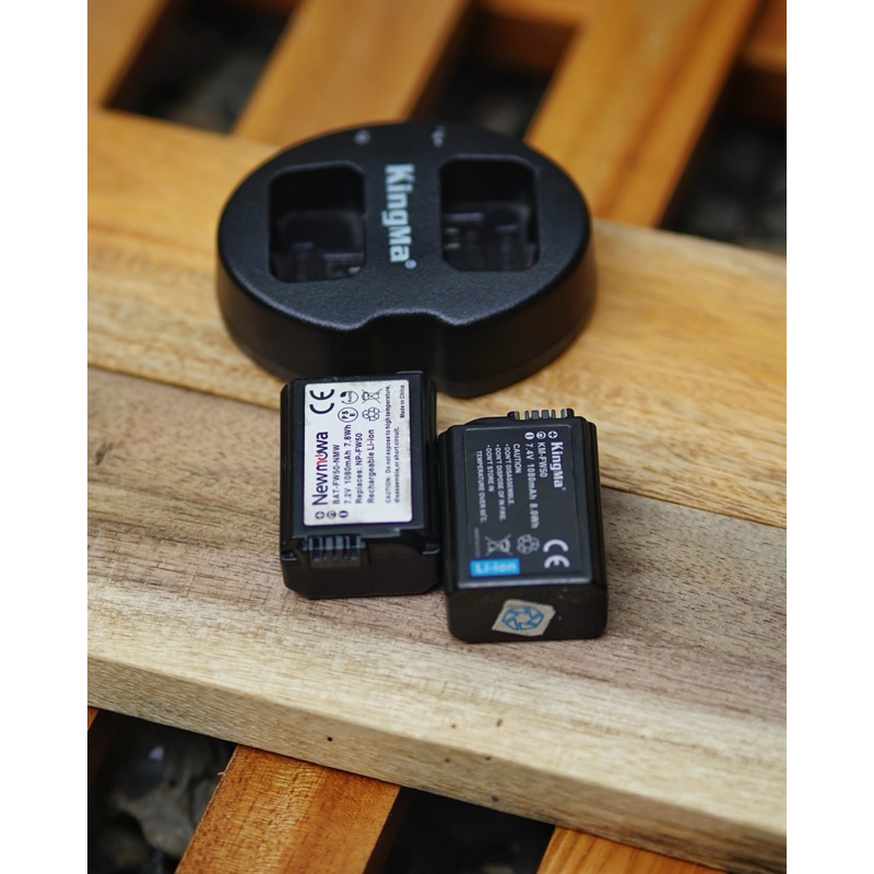 Battery Baterai Sony NP FW50 dan Charger NP FW50
