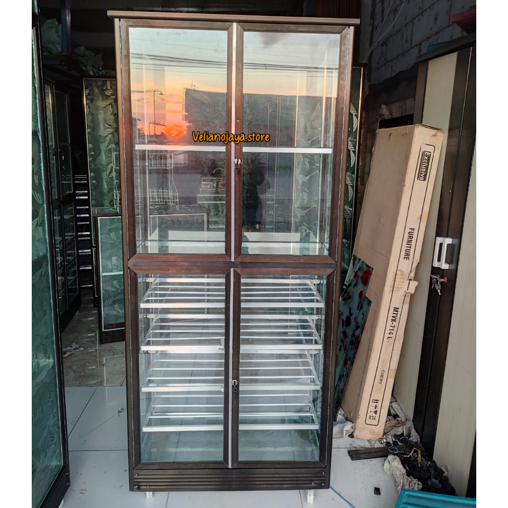 Rak Helm  - Boneka + Tempat Sandal & Sepatu // Bahan Alumunium & Kaca