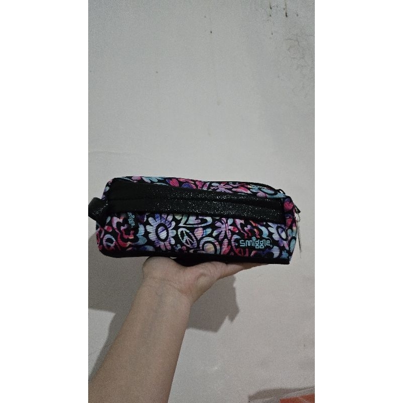 

Smiggle Mirage Access Essential Pencil Case ( NEW ORI )