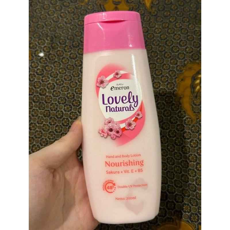 Emeron Lovely Natural Green Hand Body Lotion [120 mL]