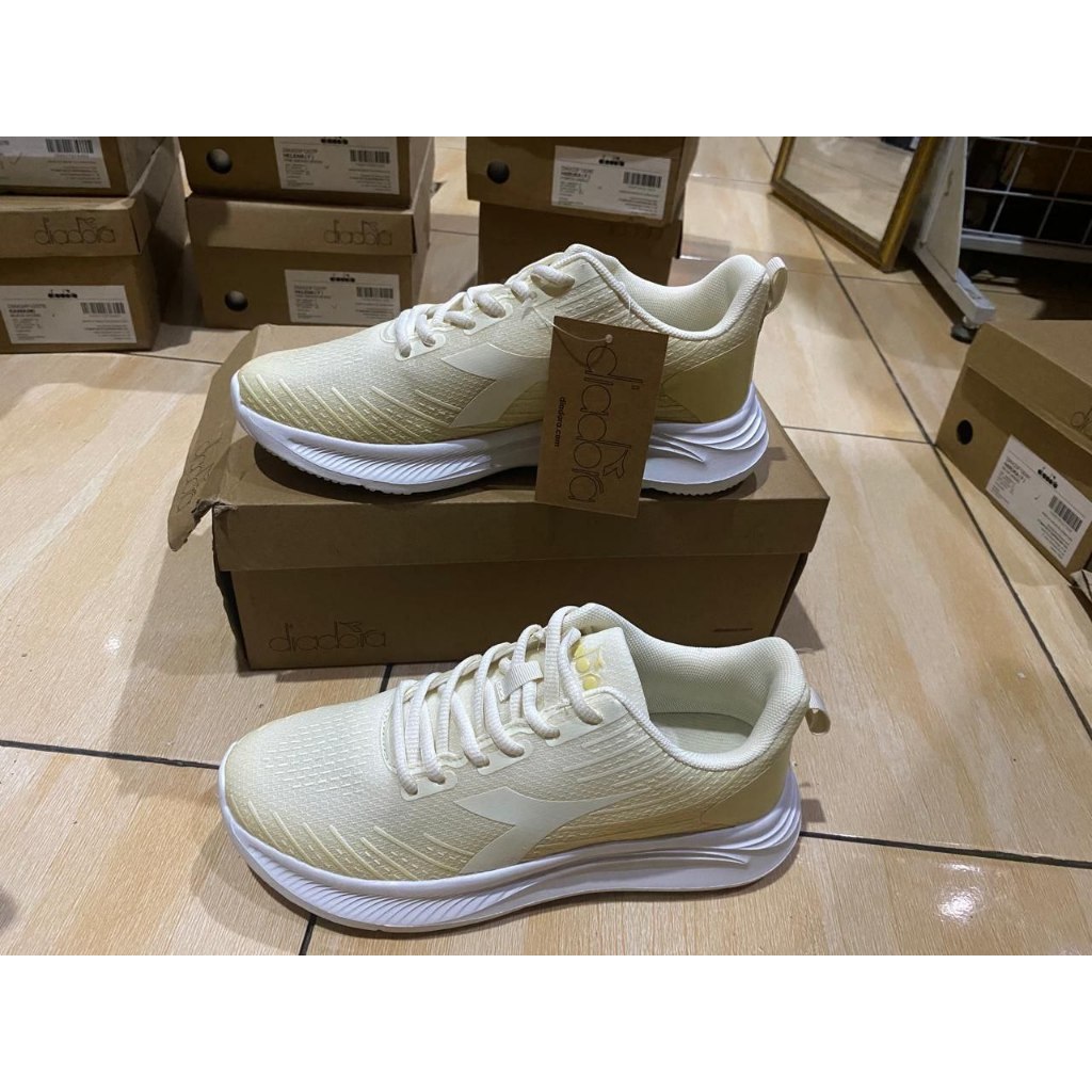 SEPATU DIADORA ORIGINAL 100%