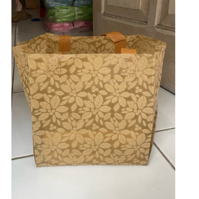 

goodie bag kotak 18 hajatan teksture box pres mesin 202020