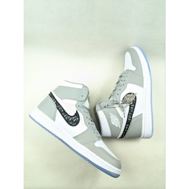 Sepatu Sneakers Nike Air Jordan High Dior