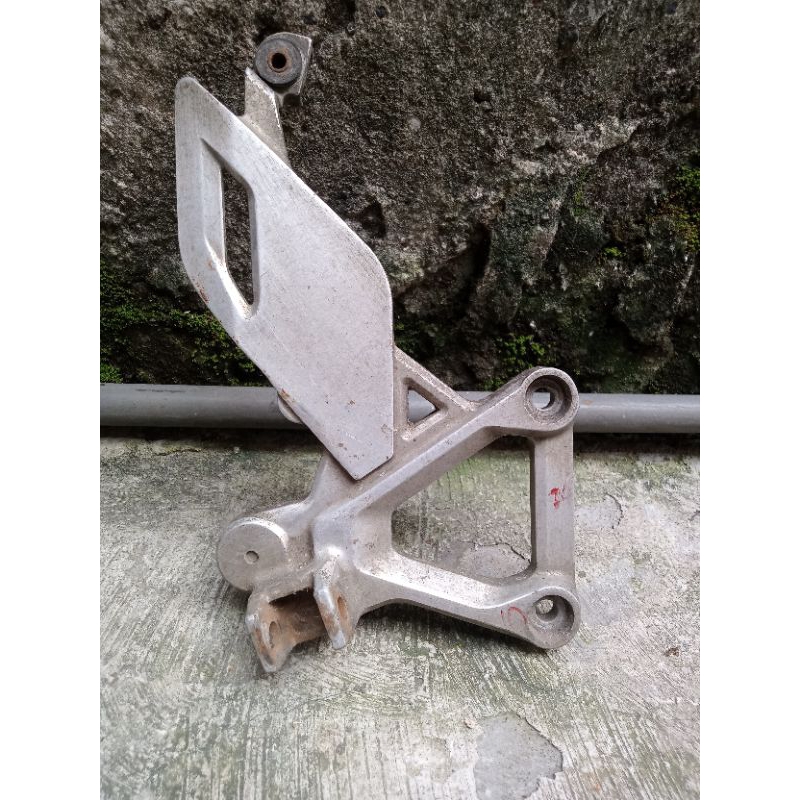 postep fostep depan kanan  CBR 150r Thailand KPP CBR 150fi cbu original