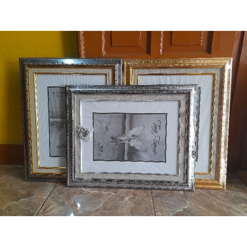 bingkai foto plus kaca ukir ukrn 30 x 40