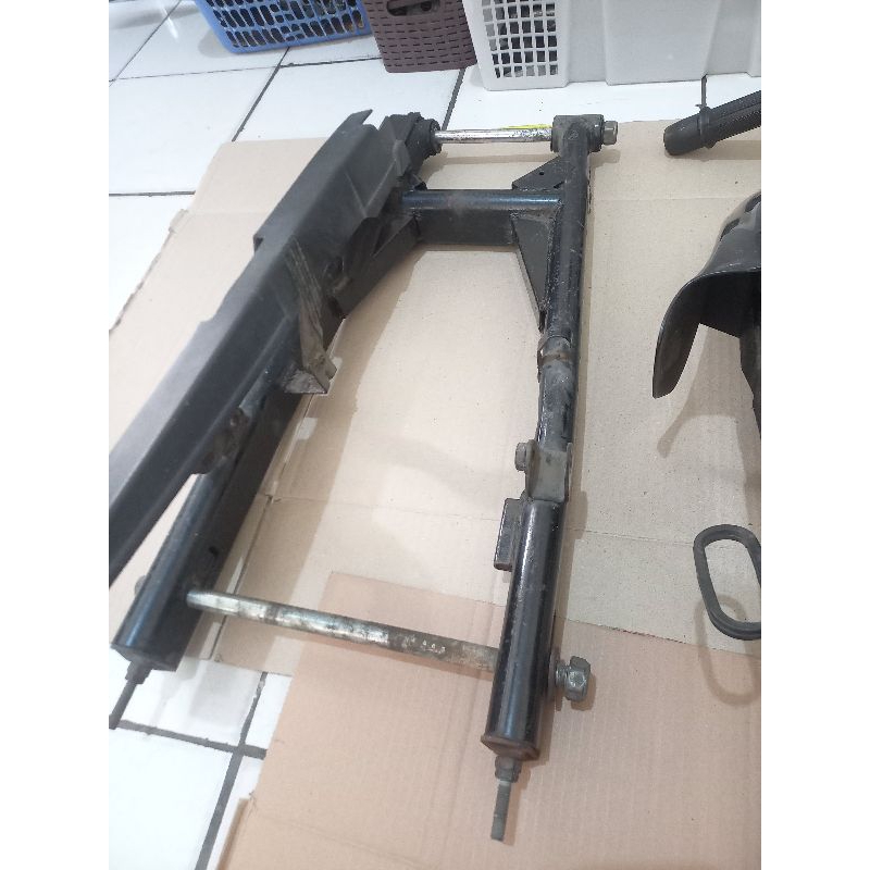 Swing arm Oval Pulsar 220cc