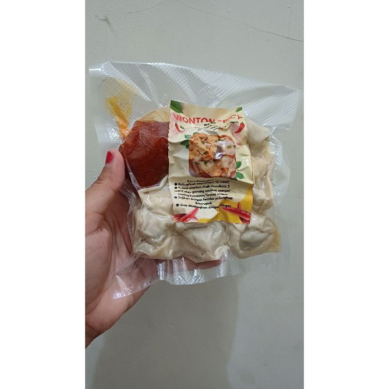 

FROZEN WONTON SPICY/PEDAS/HOT/NAMPOL