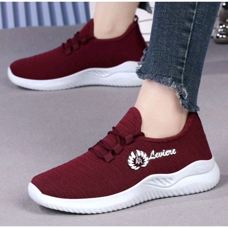 Cuci Gudang Sepatu Wanita Alas Karet Lentur Mpuk