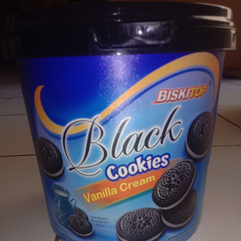 

BISKITOP || BLACK COOKIES