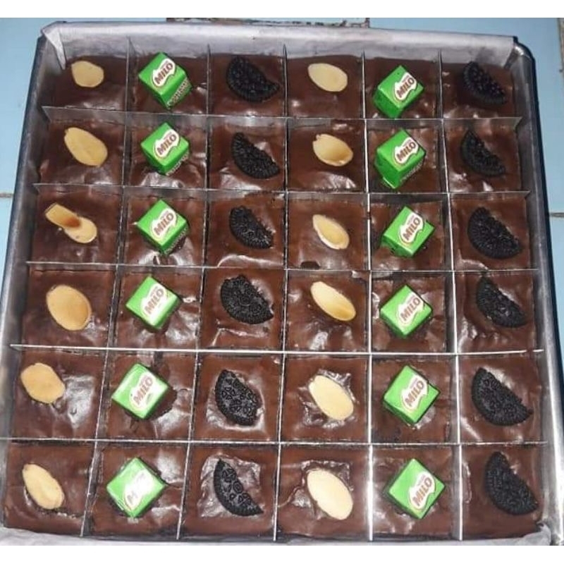 

Brownies shiny fudgy
