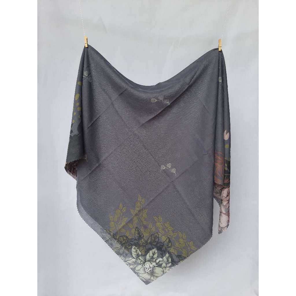 Hijab Segi Empat Voal Lasercut Brand Original Wearing Klamby, Zaskia Mecca, Zoya, Elzatta