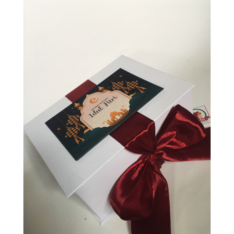 

BOX HAMPERS | LEBARAN