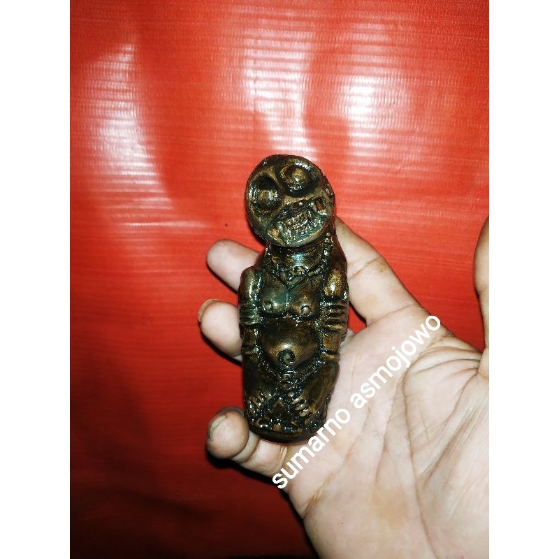 deder keris ukir buto bajang