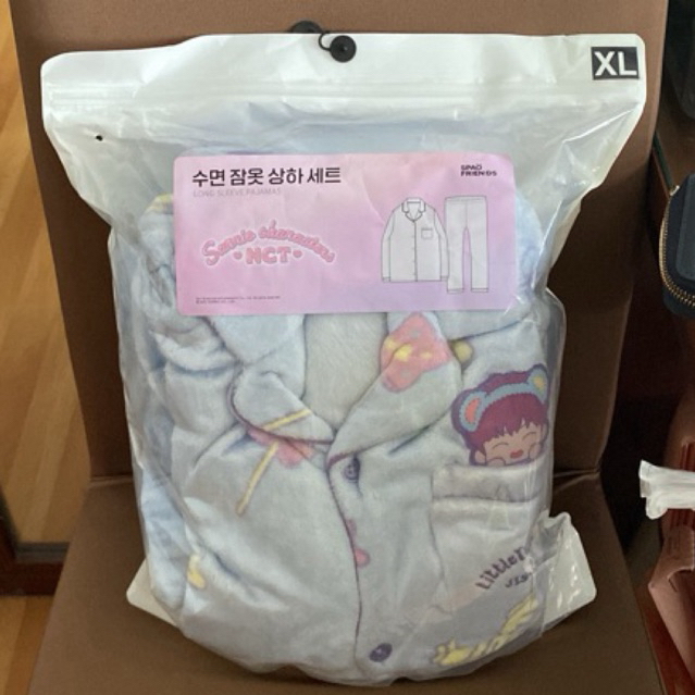 Sanrio x nct Jisung winter pajamas piyama