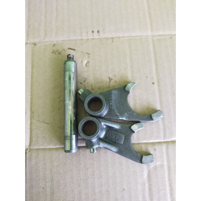 shift fork gearshift transmisi force 1 fizr capit udang garpu pemidahan gigi rasio original