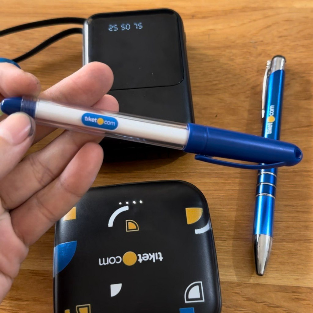 

Pulpen Lightstick 50 / Pulpen Custom / Pena Custom Logo / Pulpen Souvenir