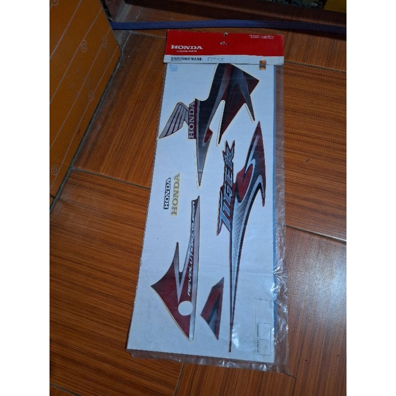 striping tiger revo merah original ahm honda sebelah kanan