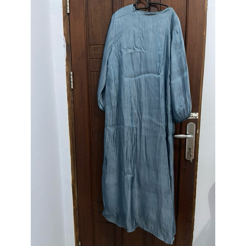 preloved ivory white studio