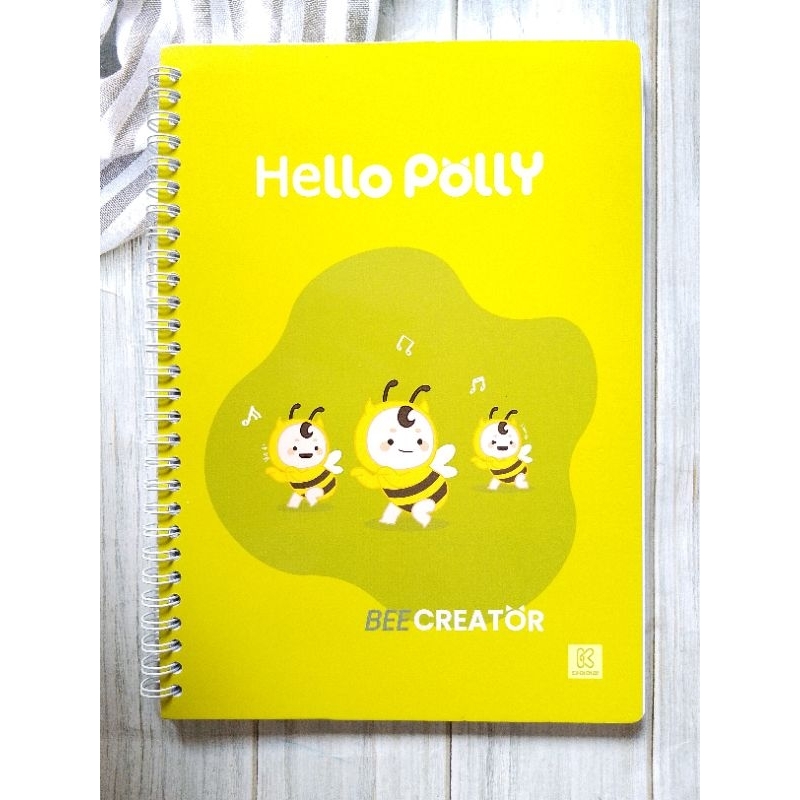 

NOTEBOOK B5 SPIRAL D352B5-08 HELLO POLY UK 25.2X17.9CM ISI 80 LEMBAR