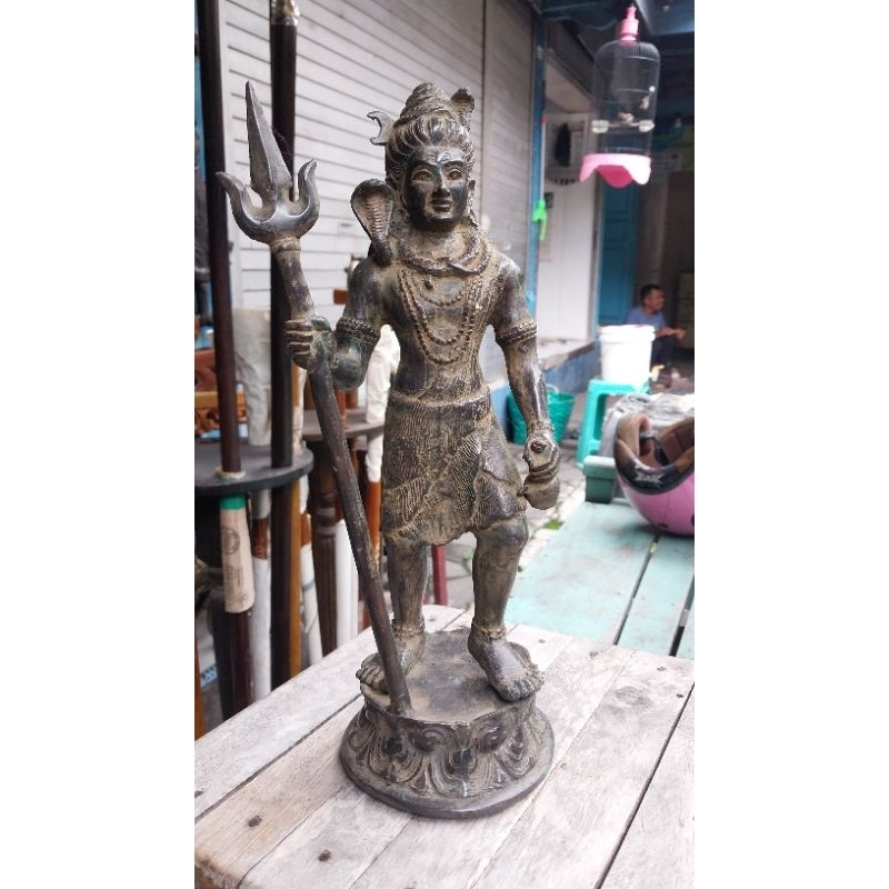 PATUNG DEWA SIWA KUNINGAN