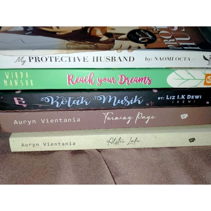 Novel Preloved / Buku preloved / Novel / Novel AU WATTPAD / Alster Lake / Turning Page / Novel Origi