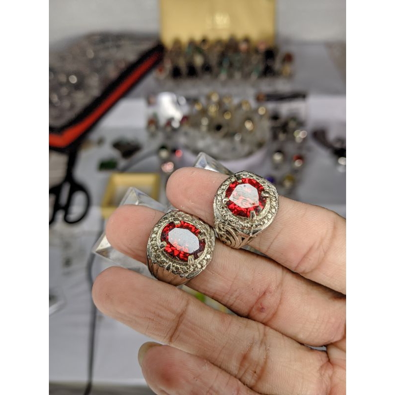 cincin Natural red topaz