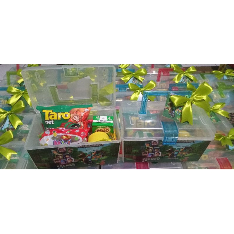 

Hampers lebaran eid mubarak parcel Snack Ulang Tahun bingkisan ulang tahun box ulang tahun box souvenir + pita dan kartu ucapan