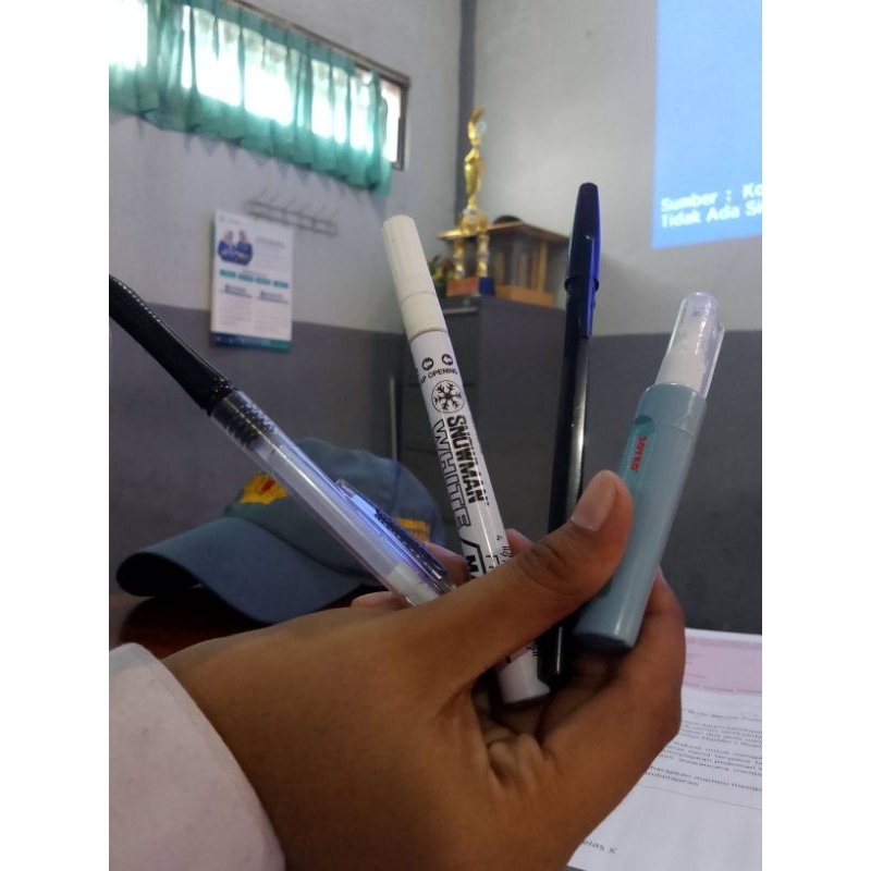 

alat tulis sekolah
