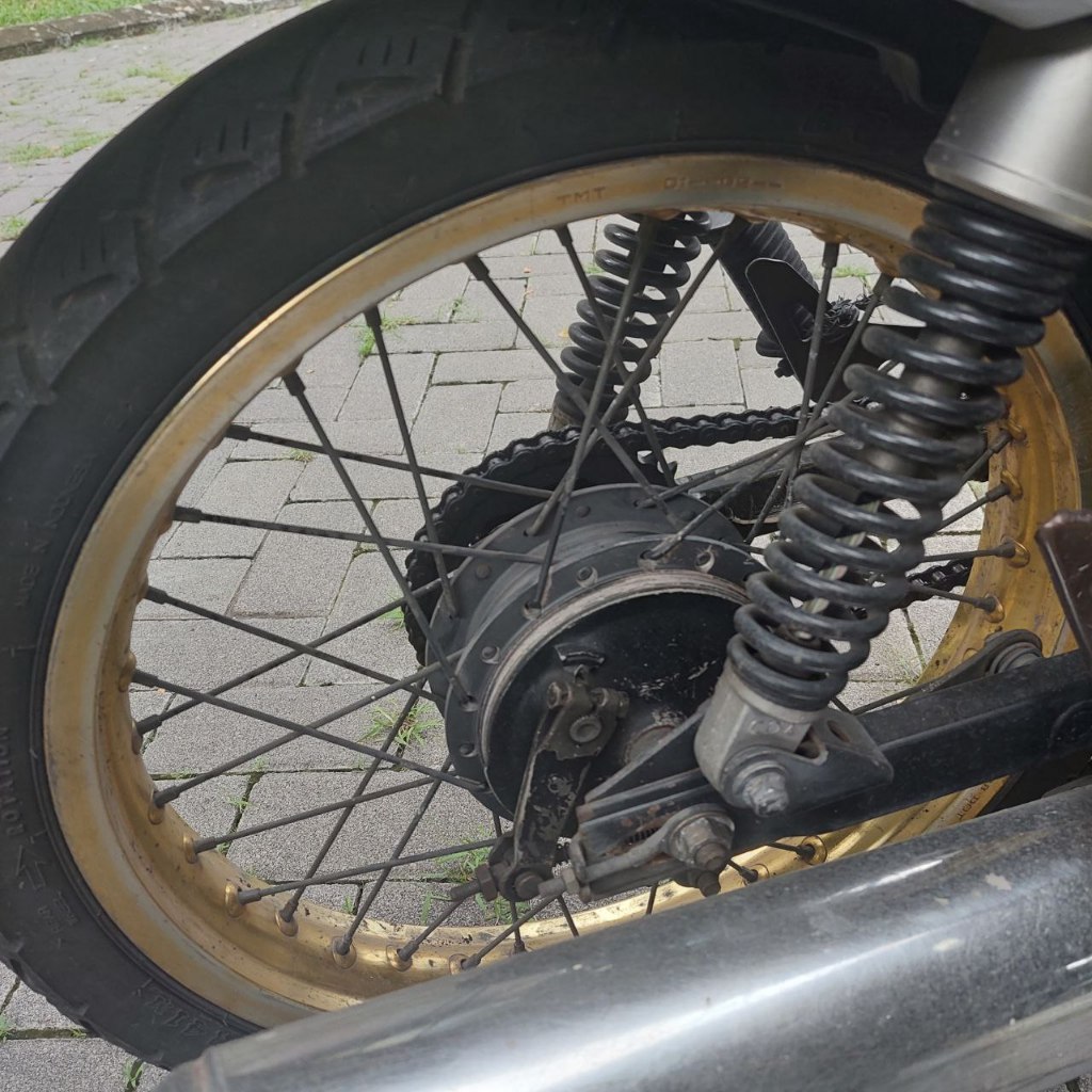 Velg Rossi ruji bekas
