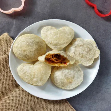 

Cireng Isi Kornet Tidak Pedas Lezat Makanan Ringan Jajanan Tradisional ala Bandung Minmal Order 10pcs