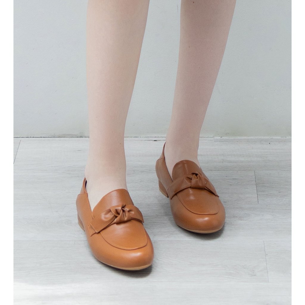 NCY Shoes LUCIANA Loafers warna Brown