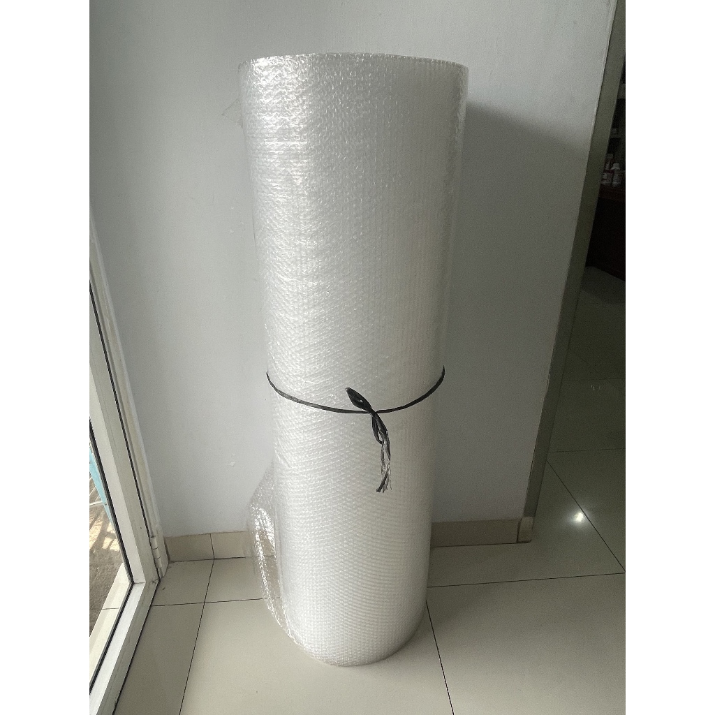 

Bubble wrap bening berukuran 125 cm x 60 cm