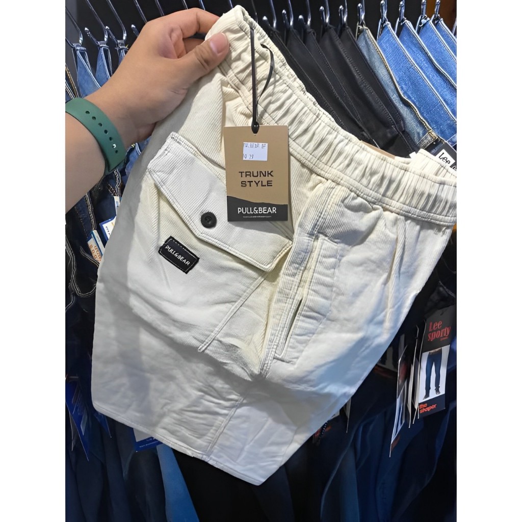 CELANA PENDEK PRIA CORDUROY PULL&BEAR