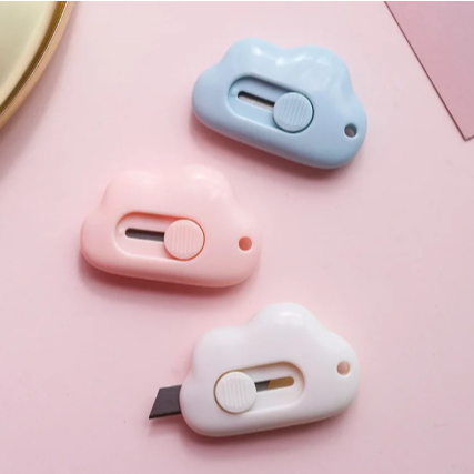 

NEW ✨Mini Cutter Bentuk Awan Pisau Kartun Untuk Alat Tulis Kantor Cutter Portable / Alat pemotong kertas / pisau mini pembuak paket