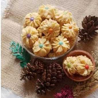 

Kue Semprit Susu 250gr dan 500gr Kue Toples best seller